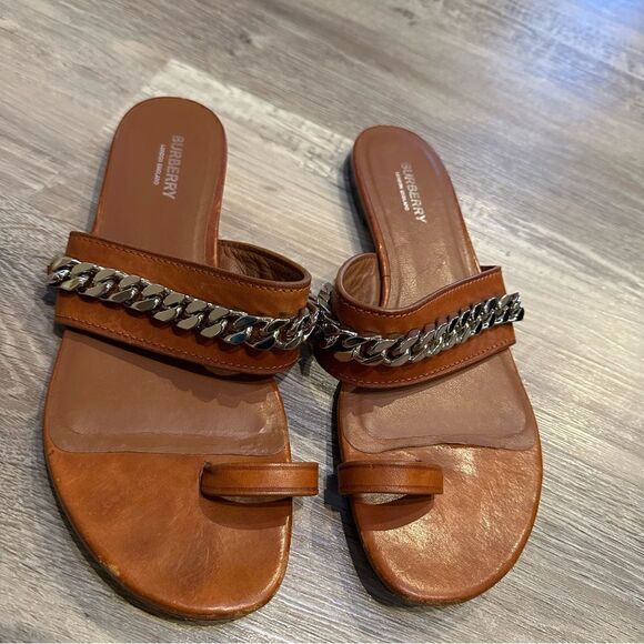 BURBERRY Brown Leather Thong Sandal Women’s Size EU 40.5 Chain Neutral - Picture 2 of 8